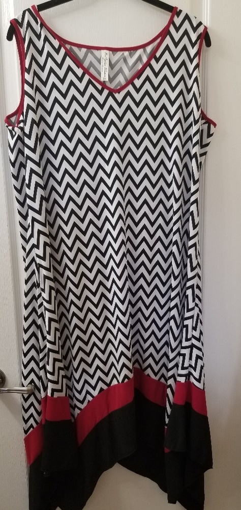 Plus Size Sleeveless Dress Hankerchief Hem